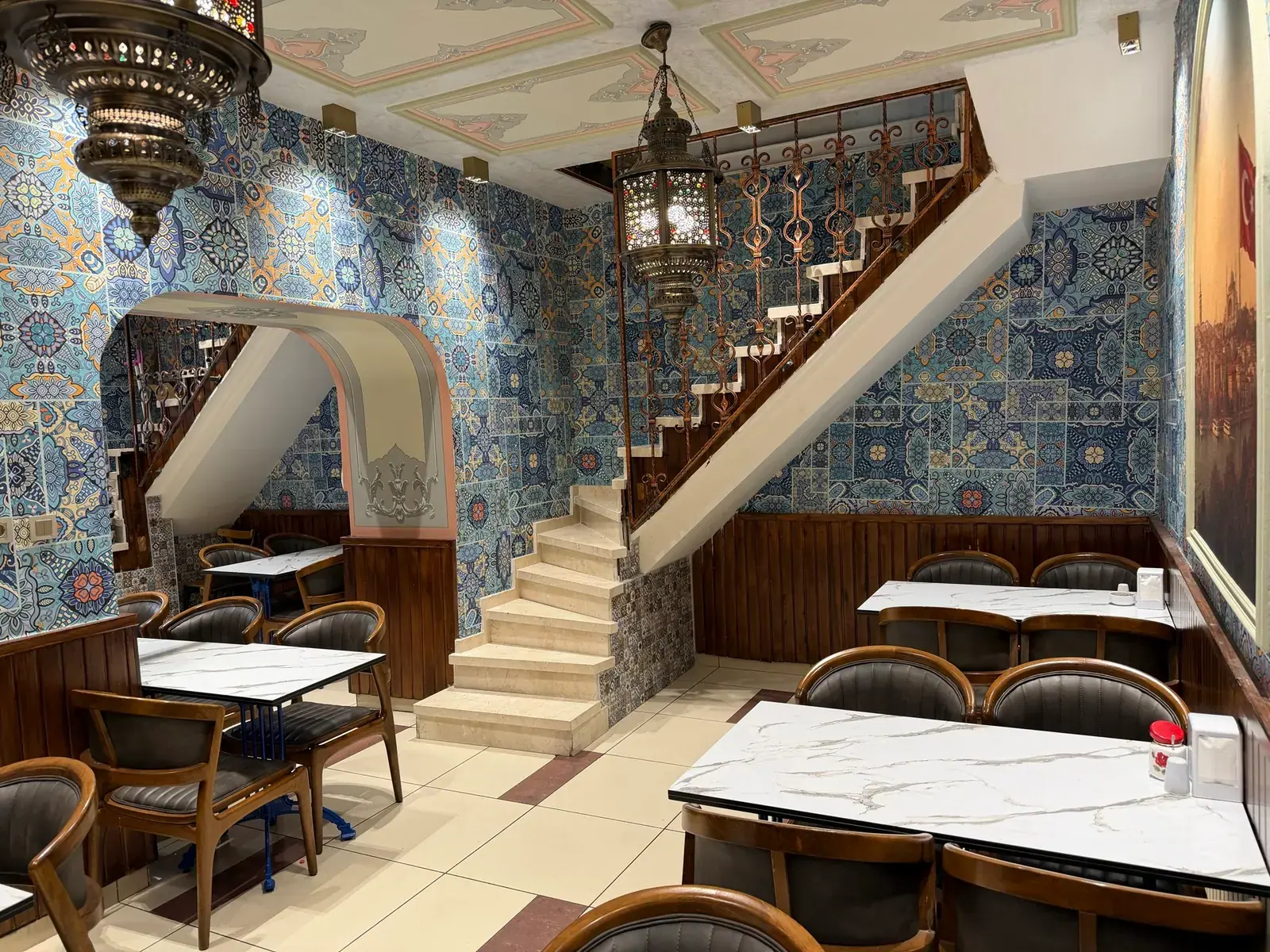 Laleli Furkan Döner İç Mekan